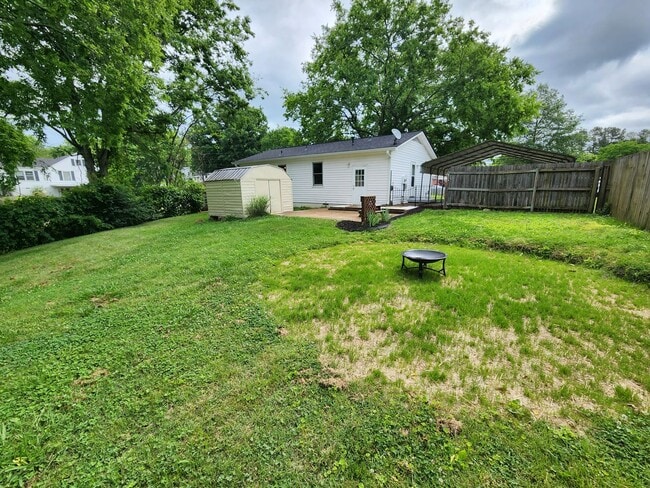 2000 Overton Dr in Columbia, TN - Building Photo - Building Photo