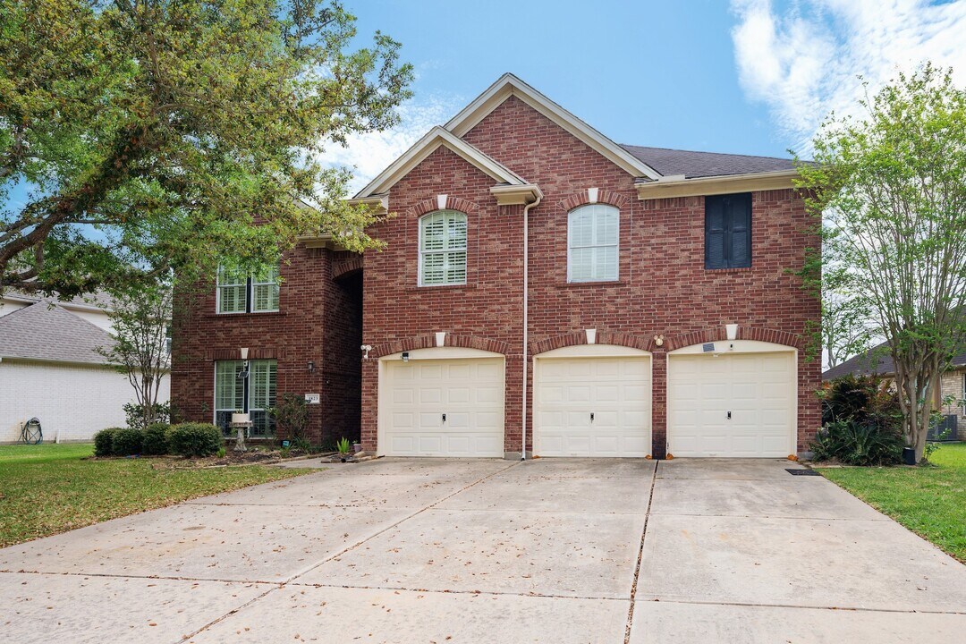 1823 Blue Water Bay Dr in Katy, TX - Building Photo