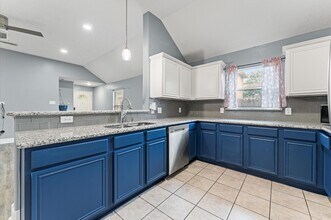 11919 Piney Bend Dr in Tomball, TX - Building Photo - Building Photo