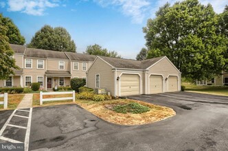 802 Cambridge Ct in Palmyra, PA - Building Photo - Building Photo