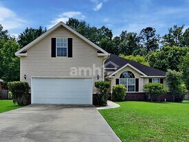 28 Blue Lake St in Richmond Hill, GA - Building Photo