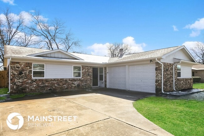 216 NE Craig St in Burleson, TX - Building Photo - Building Photo