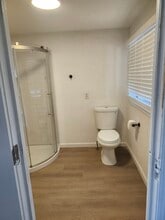 1136 W Dakota Ave in Fresno, CA - Foto de edificio - Building Photo