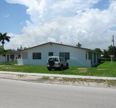 14410-14420 NE 5th Pl in Miami, FL - Building Photo - Building Photo