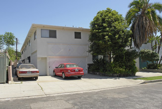 1352 N Citrus Ave in Los Angeles, CA - Building Photo - Building Photo