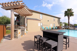 Cimarron Court in Corpus Christi, TX - Building Photo - Building Photo