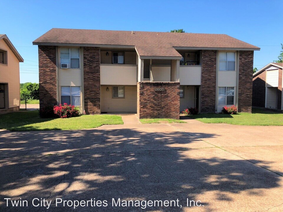 2603 Pecan Knoll St in Bryan, TX - Building Photo
