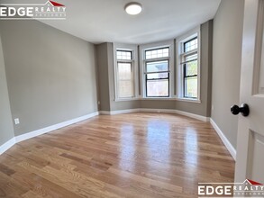 1914 Beacon St, Unit 1 in Boston, MA - Building Photo - Building Photo