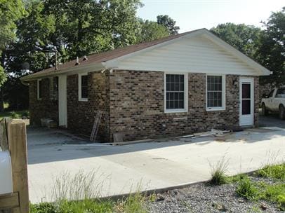 property at 2 Greer Ct