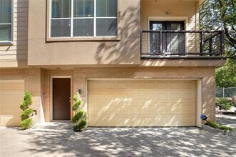 4050 McKinney Ave in Dallas, TX - Building Photo - Building Photo