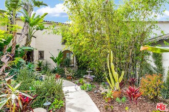 2319 Meadow Valley Terrace in Los Angeles, CA - Building Photo - Building Photo