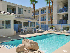 Kensington Suites in Las Vegas, NV - Building Photo - Building Photo