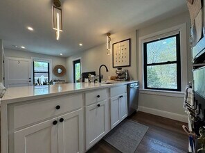 35 Hunnewell Ave in Boston, MA - Building Photo - Building Photo