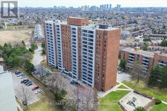 1250-1250 Bridletowne Cir in Toronto, ON - Building Photo - Building Photo
