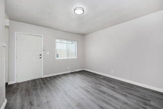 549 S Mathews St in Los Angeles, CA - Foto de edificio - Interior Photo