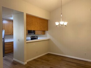 1808 Woodlake Dr in Santa Rosa, CA - Building Photo - Building Photo