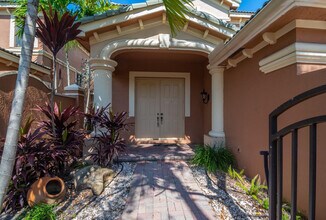 2877 Kinsington Cir in Weston, FL - Building Photo - Building Photo