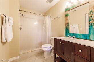 1230 Yesica Ann Cir in Naples, FL - Foto de edificio - Building Photo