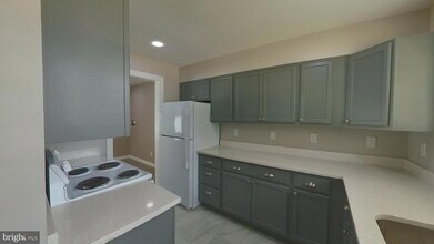 2050 Nike Dr in Waldorf, MD - Building Photo - Building Photo