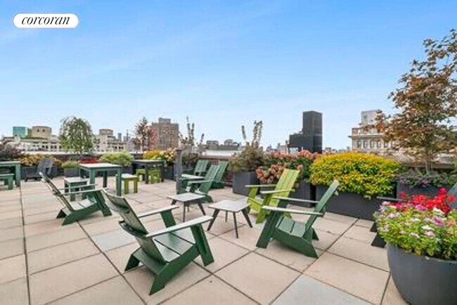 77 E 12th St in New York, NY - Building Photo - Building Photo