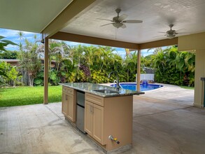 541 Ka Awakea Rd in Kailua, HI - Building Photo - Building Photo