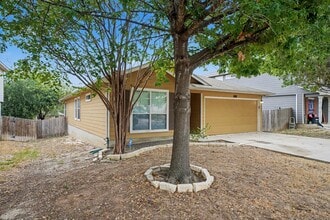 11714 Valley Garden in San Antonio, TX - Building Photo - Building Photo