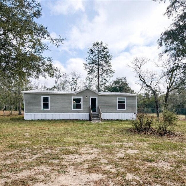 property at 932 SE 40th Pl