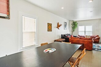 275 Melbourne St in Detroit, MI - Building Photo - Building Photo