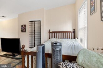 1804 Fairmount Ave in Philadelphia, PA - Building Photo - Building Photo