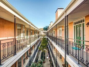 3208 Cole Ave in Dallas, TX - Foto de edificio - Building Photo
