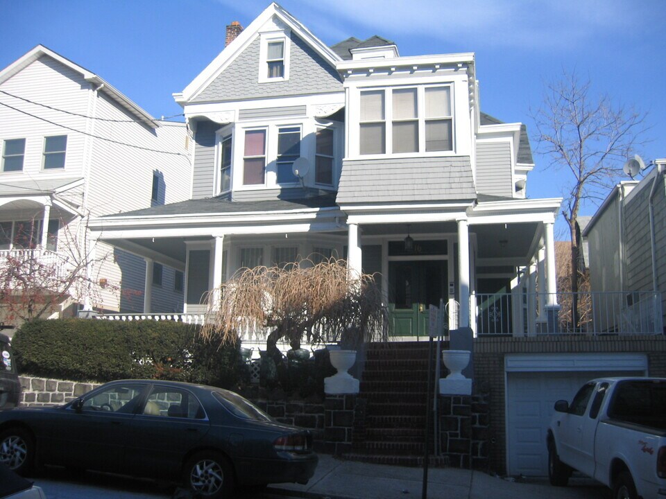 16 46th St in Weehawken, NJ - Building Photo