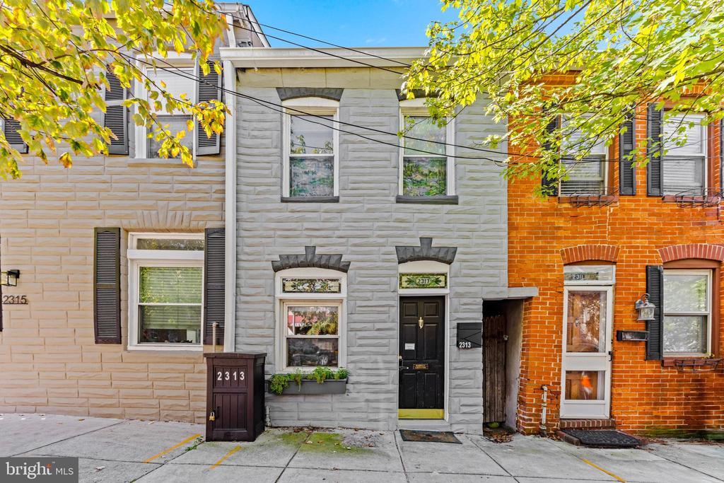 2313 Fleet St in Baltimore, MD - Building Photo