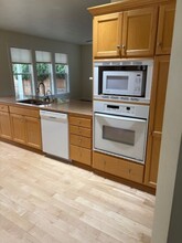 3967 Mirror Pond Way in Eugene, OR - Building Photo - Building Photo