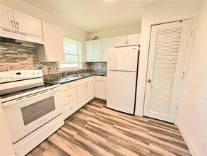 5180 NE 6th Ave in Oakland Park, FL - Building Photo - Building Photo