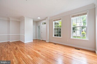 805 Thicket Ct in Odenton, MD - Building Photo - Building Photo