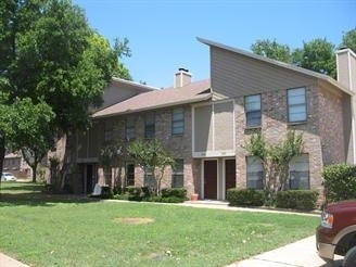 Sycamore Square Townhomes in Euless, TX - Building Photo