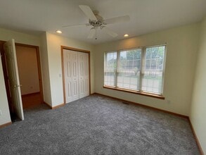 6228 Cross Bend Ct in Kalamazoo, MI - Building Photo - Building Photo