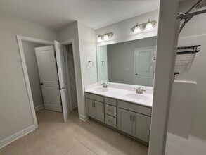 400 Bulrush Ct in Jacksonville, NC - Building Photo - Building Photo