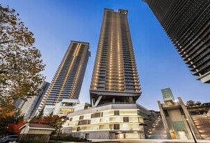 4720 Lougheed Hwy. in Burnaby, BC - Building Photo