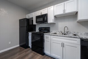 Westside Commons in Tucson, AZ - Building Photo