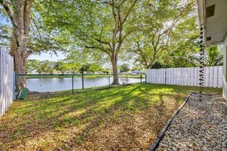 11110 SW 9th Pl in Davie, FL - Building Photo - Building Photo