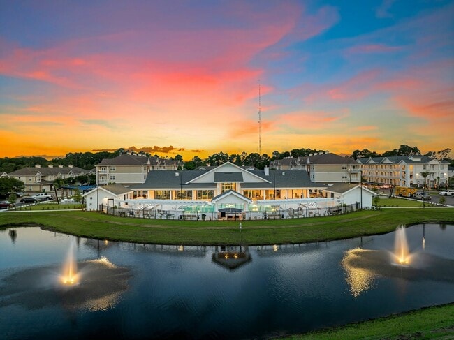 Emerald Park in Panama City, FL - Foto de edificio - Building Photo