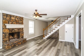 6070 Halstead St in Bartlett, TN - Foto de edificio - Building Photo