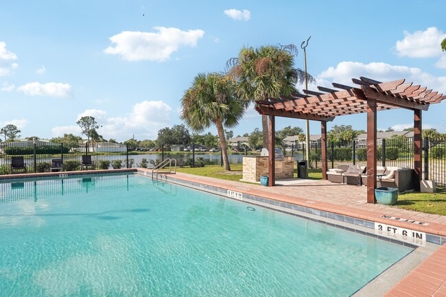 Venetian at Capri Isles in Venice, FL - Foto de edificio - Building Photo
