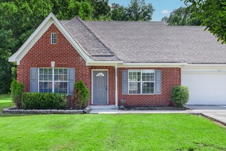2653 W Avalon Dr in Horn Lake, MS - Foto de edificio - Building Photo