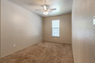 2127 10th St in Lubbock, TX - Building Photo - Building Photo