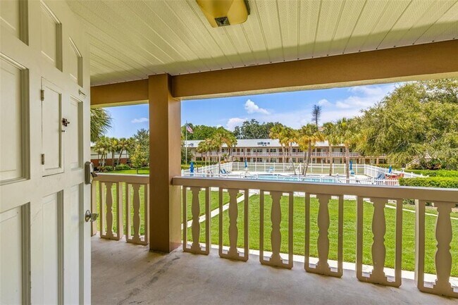 650 Pinellas Point Dr S in St. Petersburg, FL - Building Photo - Building Photo