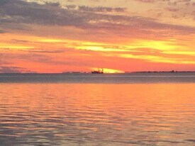 30 Marina Cove Dr in Niceville, FL - Building Photo