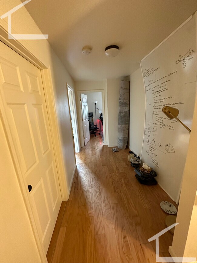 34 Raymond St, Unit 3 in Boston, MA - Foto de edificio - Building Photo