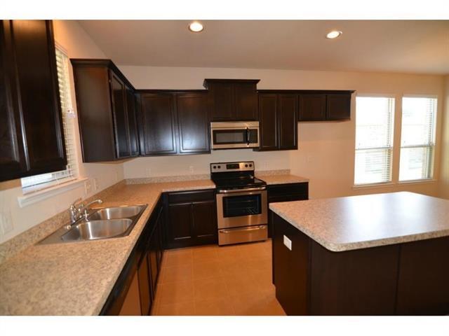 3006 Lake Ridge Dr in Sanger, TX - Building Photo - Building Photo